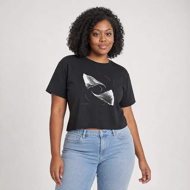 Tidal Form Crop Top on model